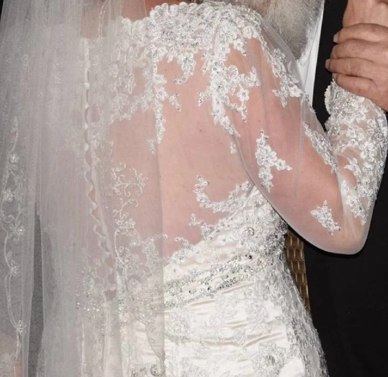 Stock Clearance David Tutera Mon Cheri style 115240 Finley Ivory