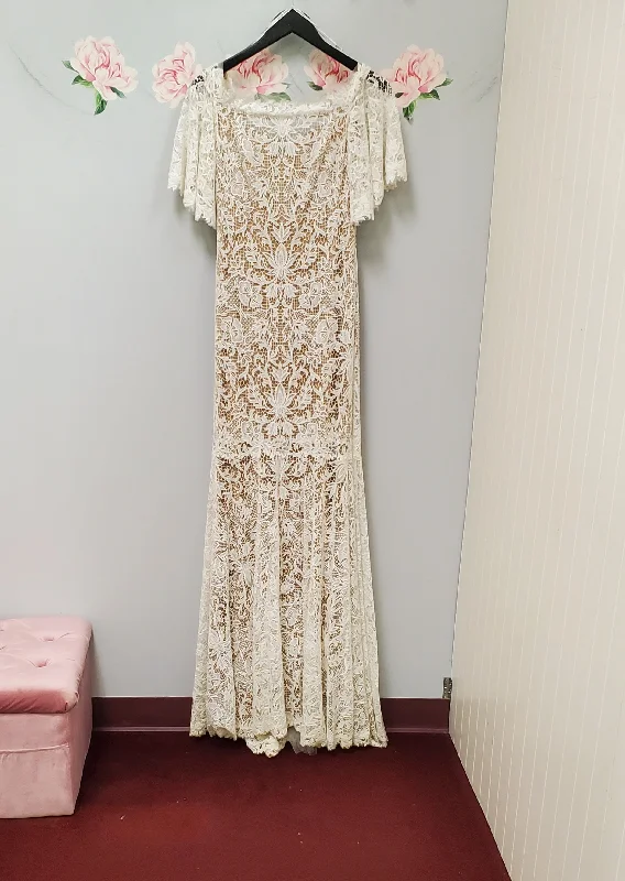 Value Deals Tadashi Shoji BN220064LBR(D)  RUN62825