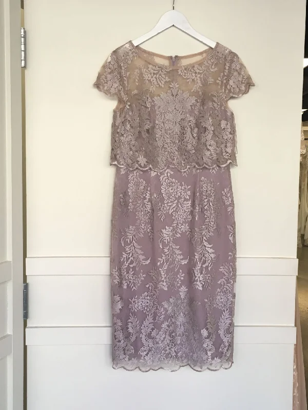 Savings Galore Adrianna Papell AP1E203247