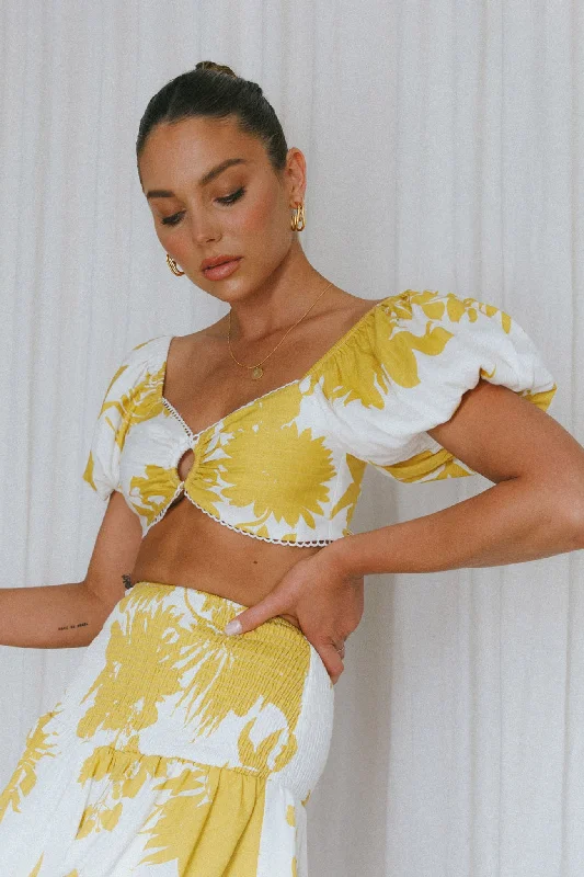 Final Clearance Escape With Me Tied Back Crop Top Printed Mustard